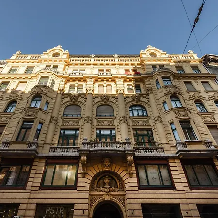 Hidden Gem By Dohany Synagogue & Fashion Street