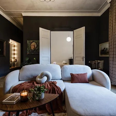 Hidden Gem By Dohany Synagogue & Fashion Street